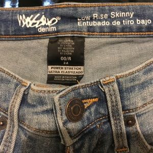 Size 00 low rise skinny jeans